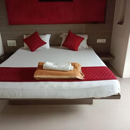 Hotel Swamiraj Indapur  Exterior photo